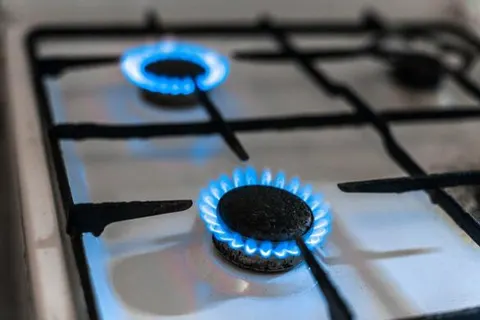 У Запоріжжі мешканці 53 гуртожитків переплачують за газ через законодавчу колізі