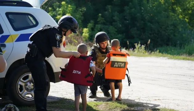 Кабмін хоче розширити перелік дітей, постраждалих від війни