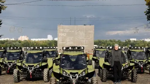 Порошенко: перші 180 баггі для військових уже закуплено
