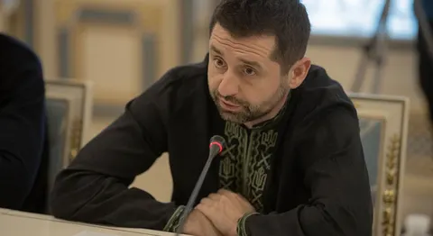 Захист дисертації Арахамії зірвався: голові вченої ради раптово знадобилася відпустка