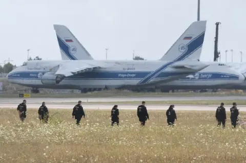 Дрон біля українського літака в Німеччині належить росії — розвідка США