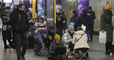 У Києві скоротять комендантську годину та змінять роботу метро під час тривог