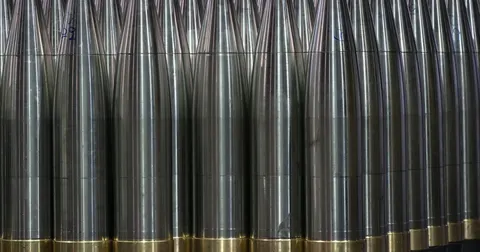 Міністр оборони Естонії йде у відставку через скандал зі снарядами для України