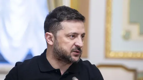 Зеленський хоче, щоб посли знали мову країни перебування