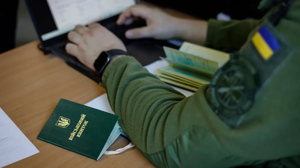 Податкова передасть Міноборони дані чоловіків: що відомо