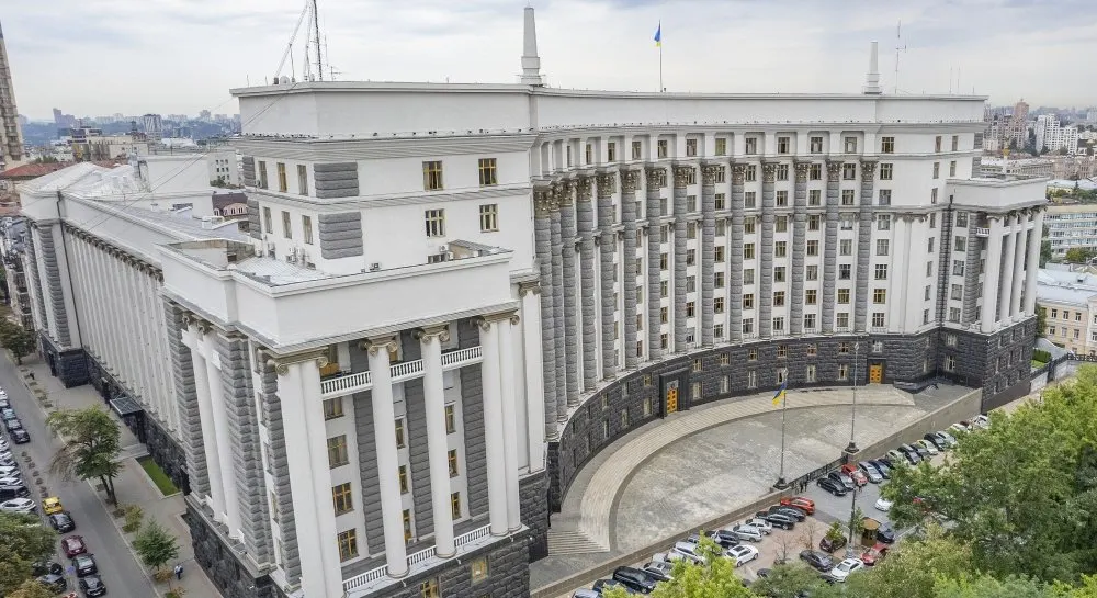 Прем'єр зібрав бізнес через загрозу перебоїв із постачанням товарів