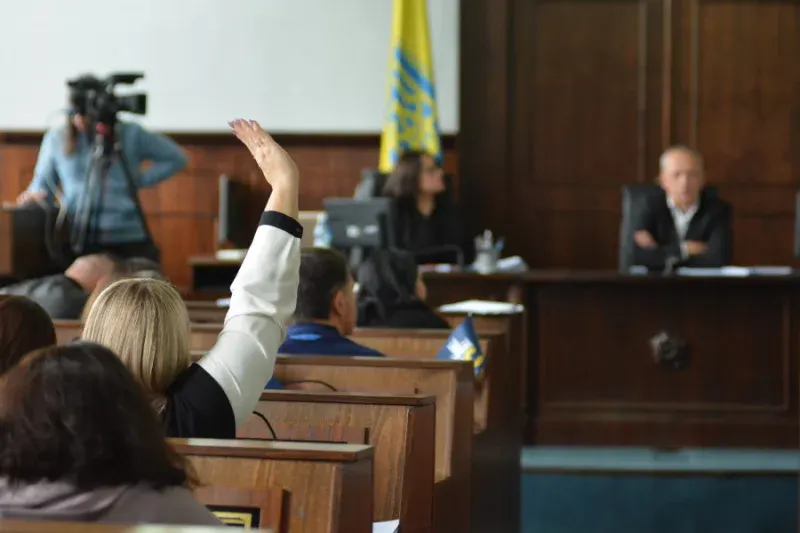 У Чернівцях депутати розкритикували бронювання: менеджери заброньовані, а водіїв немає