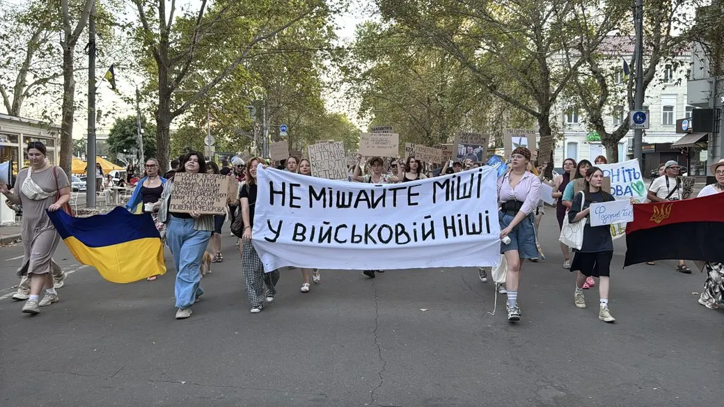 У Миколаєві 32-й день поспіль вимагають повернути Федорова на посаду міністра оборони