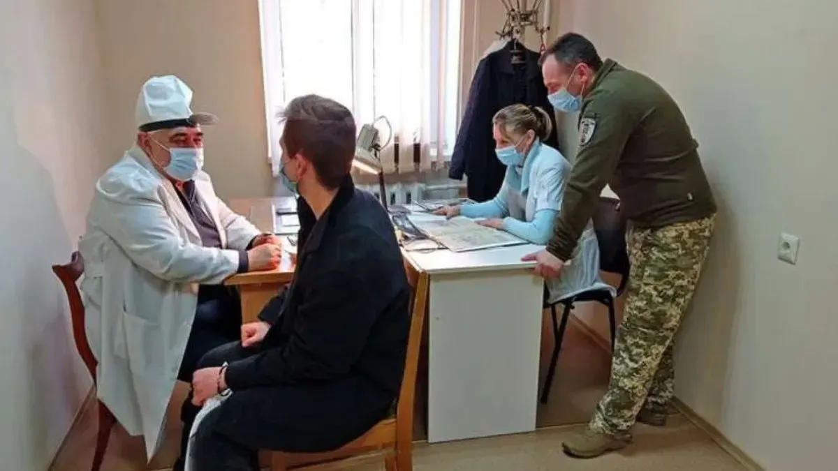 Чи має право ТЦК силоміць утримувати військовозобов'язаних: пояснення юристки