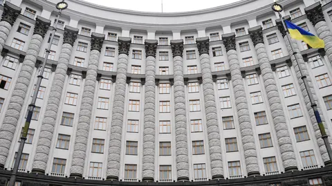 Кабмін хоче на рік засекретити декларації військових та розвідників