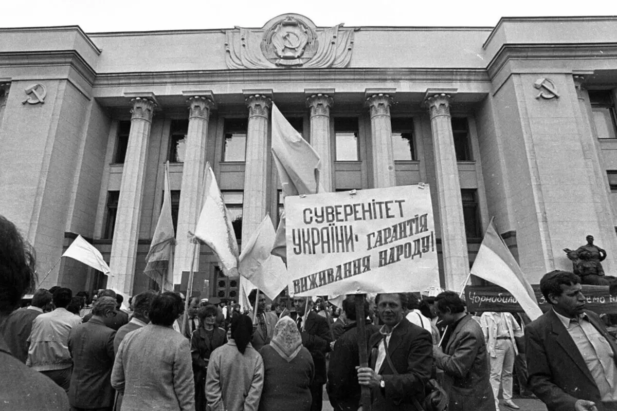 Як Україна не стала «відновленою»: історія одного слова в Актові незалежності