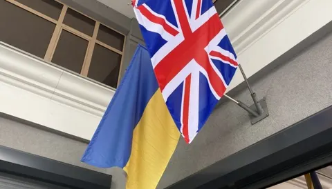 Зеленський і Бернем підписали угоду про штучний інтелект: що вона дасть Україні