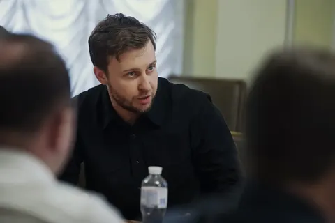 У Раді заблокували законопроєкт про позбавлення мандатів депутатів від заборонен