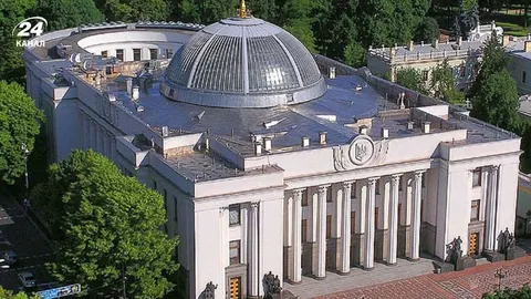 Депутати «не витримують»: Рада ховається по 4 рази на день