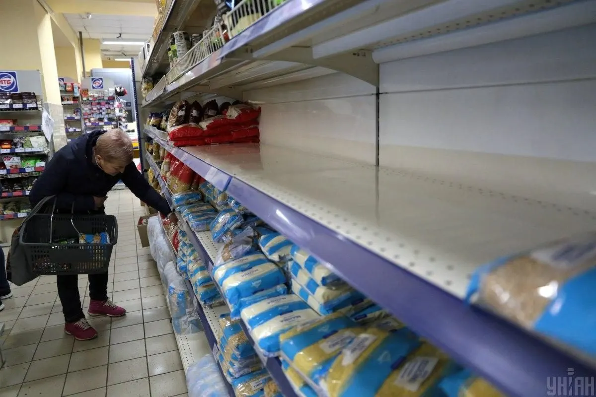 Обмеження на продаж продуктів у магазинах: міністр попереджає про зворотний ефект