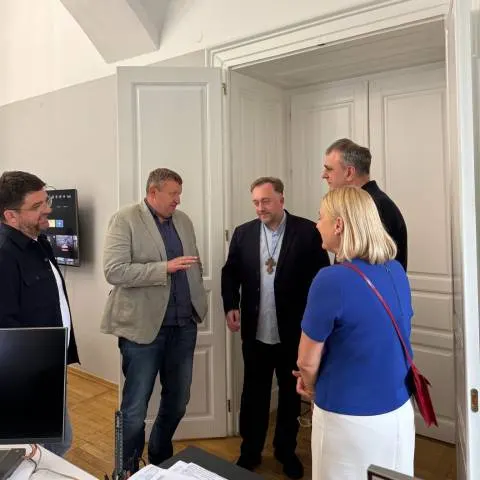 У Львові створять робочу групу через скандальну петицію про секс-шопи