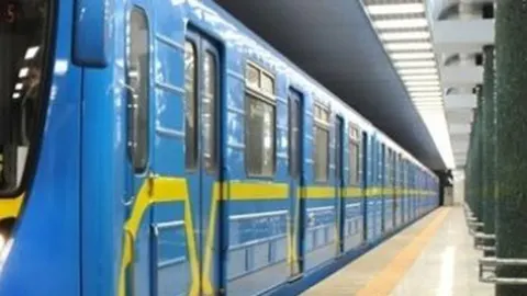Метро Києва отримало вагони з Варшави, а 137,5 млн грн пішли набік — підозрюють