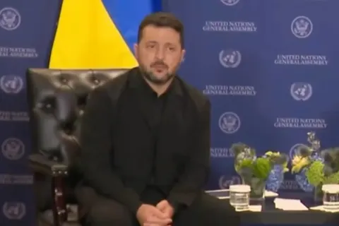 Зеленський про зняття санкцій з Усманова і Фрідмана: Росія шукає лазівки