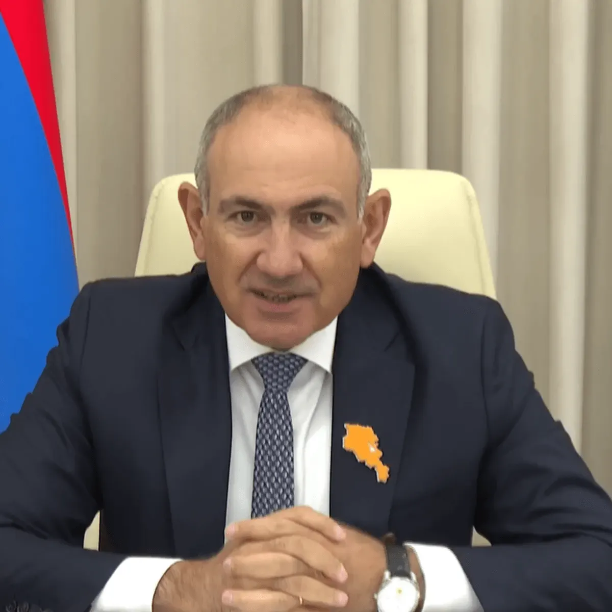 Пашинян подав у відставку: уряд Вірменії йде у повному складі