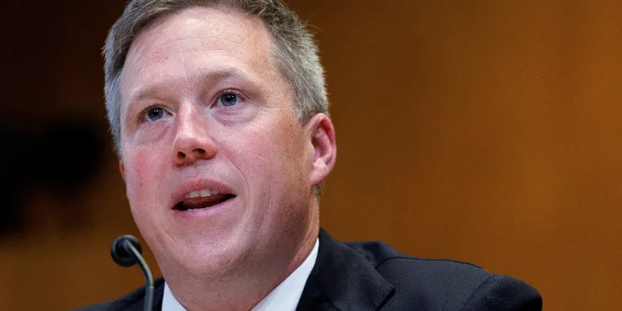 Глава Сухопутних військ США йде у відставку після конфлікту з Гегсетом