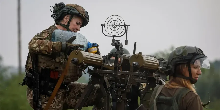 У Раді спростували чутки: мобілізації жінок немає й не буде