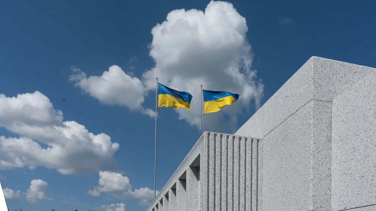 Кабмін оновив порядок почесних поховань на військових меморіальних кладовищах